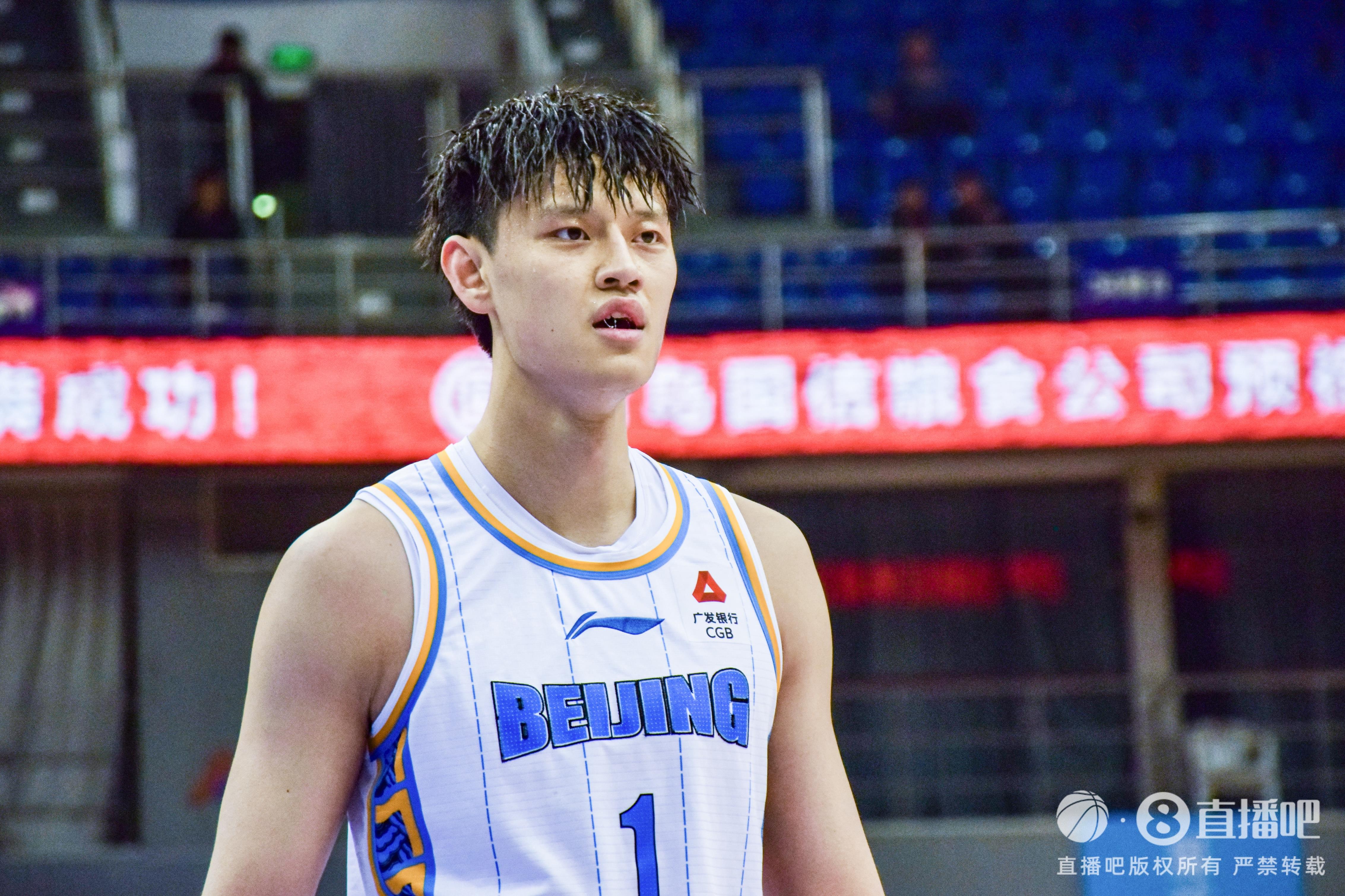 7次大帽相當(dāng)炸裂！曾凡博替補砍16分7板7帽 大帽絕殺遼寧！